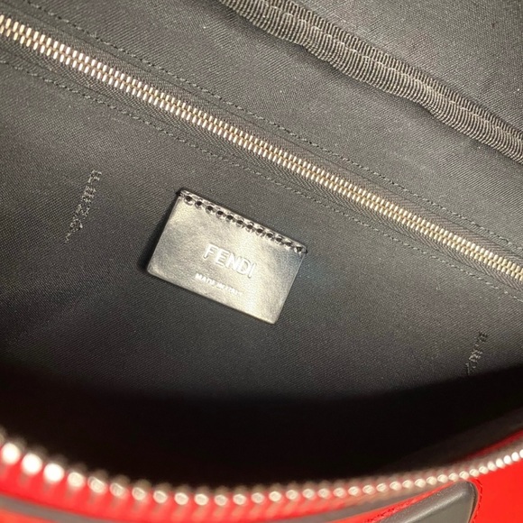 Open to trades this immaculate piece for a Louis Vuitton or something stunning - Picture 7 of 11